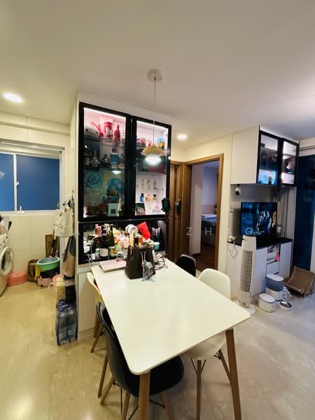 Imperial Heights Apartment For Sale at S$ 830,000 | PropertyGuru Singapore - Living Room