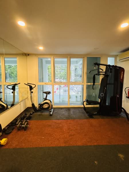 Imperial Heights, 16 Ipoh Lane, 1 Bedroom, 452 sqft, Apartment For Sale, by Rachel Zhao, 500080781 - Gym - PropertyGuru.com.sg
