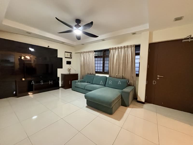 370 Tampines Street 34 HDB Flat For Sale at S$ 650,000 | PropertyGuru Singapore - Living Room