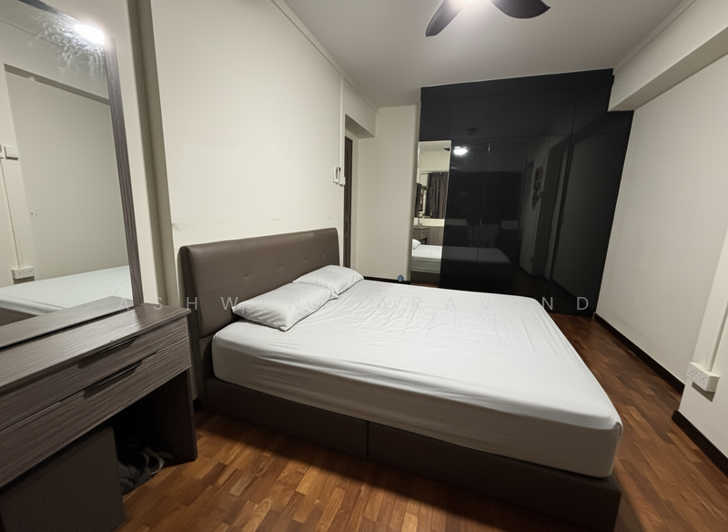 370 Tampines Street 34 HDB Flat For Sale at S$ 650,000 | PropertyGuru Singapore - Bedroom