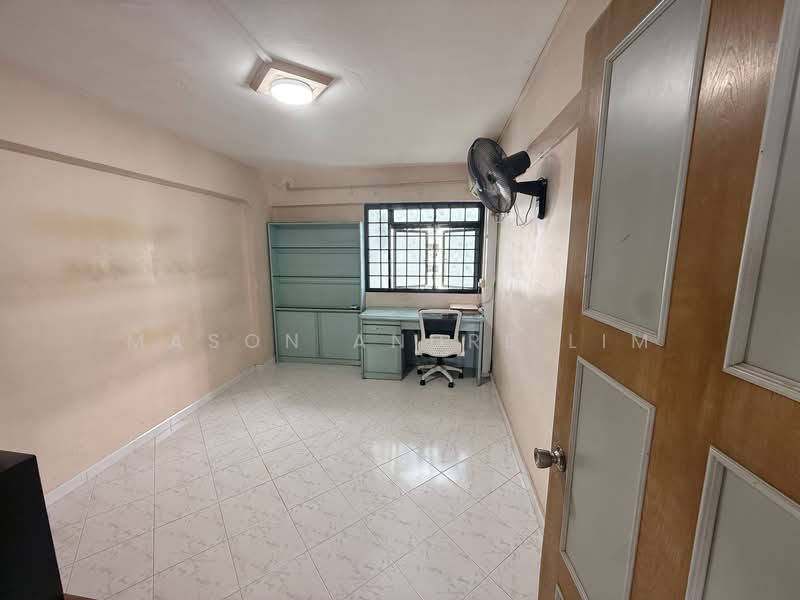 419 Tampines Street 41 HDB Flat For Sale at S$ 599,000 | PropertyGuru Singapore - Study