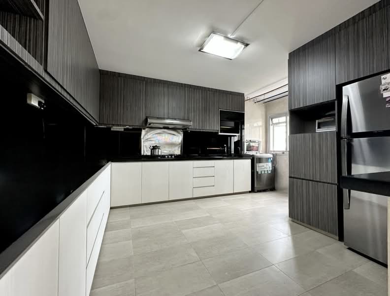 634 Bedok Reservoir Road HDB Flat For Sale at S$ 1,100,000 | PropertyGuru Singapore - Kitchen