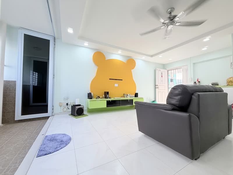 296B Compassvale Crescent HDB Flat For Sale at S$ 650,000 | PropertyGuru Singapore - Living Room