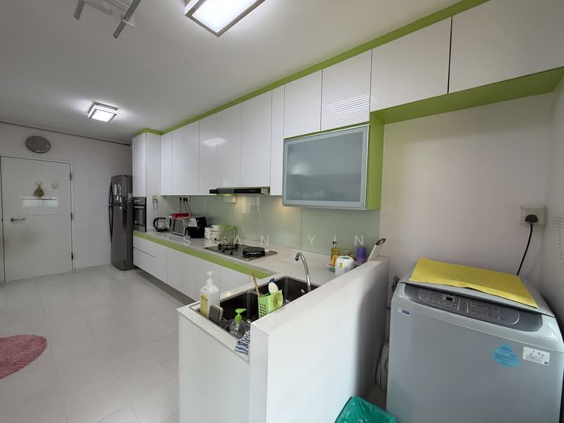 296B Compassvale Crescent, 296B Compassvale Crescent, 3 Bedrooms, 1,184 sqft, HDB Flat For Sale, by Sean Yin, 500080824 - Kitchen - PropertyGuru.com.sg