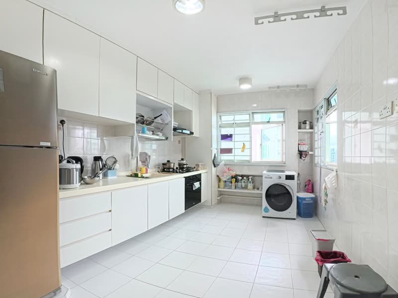 102A Punggol Field HDB Flat For Sale at S$ 699,000 | PropertyGuru Singapore - Kitchen