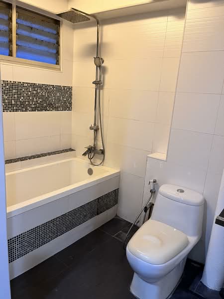 476 Pasir Ris Drive 6, 476 Pasir Ris Drive 6, Room Rental, 400 sqft, HDB Flat For Rent, by Doris Lee, 500080832 - Bathroom - PropertyGuru.com.sg