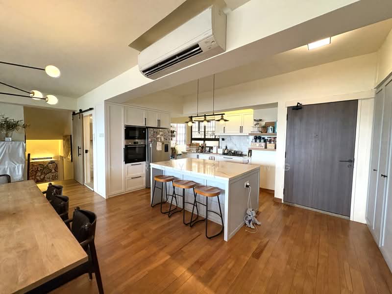 Hillcrest Arcadia Condominium For Sale at S$ 2,100,000 | PropertyGuru Singapore - Kitchen