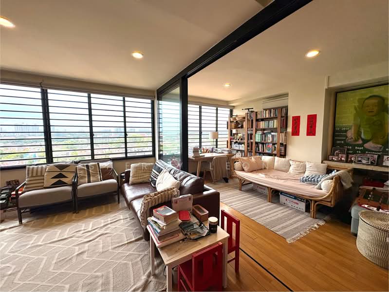 Hillcrest Arcadia Condominium For Sale at S$ 2,100,000 | PropertyGuru Singapore - Living Room