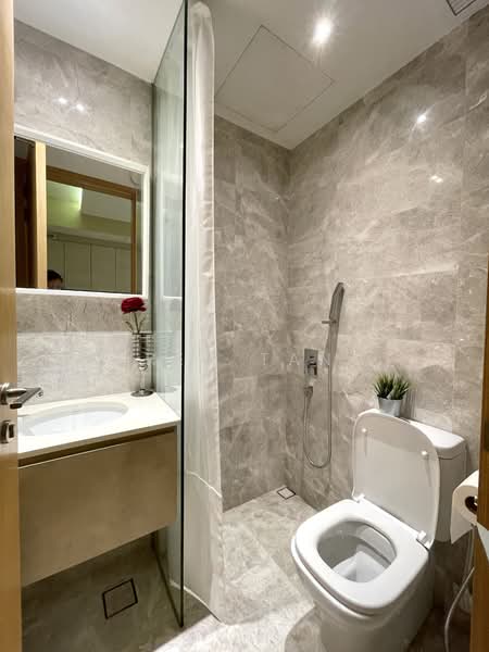 6 Derbyshire Condominium For Sale at S$ 2,100,000 | PropertyGuru Singapore - Bathroom