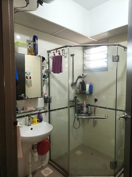 443A Fernvale Road HDB Flat For Sale at S$ 688,000 | PropertyGuru Singapore - Bathroom