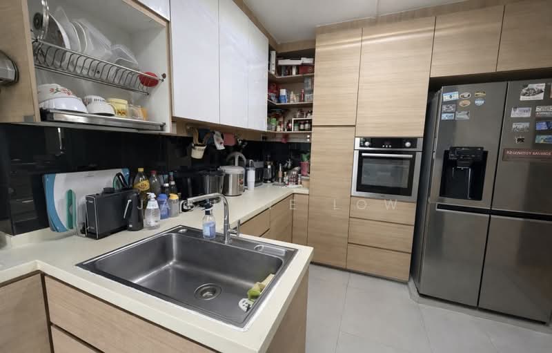 497H Tampines Street 45 HDB Flat For Sale at S$ 790,000 | PropertyGuru Singapore - Kitchen