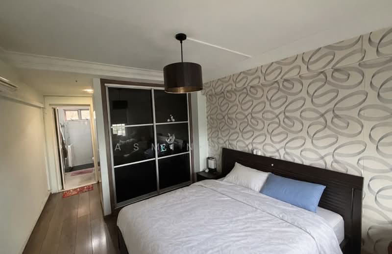 497H Tampines Street 45 HDB Flat For Sale at S$ 790,000 | PropertyGuru Singapore - Bedroom