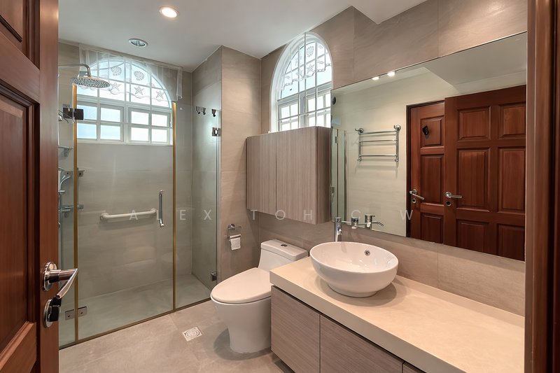 Semi Detached D16 Kew Estate Semi-Detached House For Sale at S$ 3,099,999 | PropertyGuru Singapore - Bathroom
