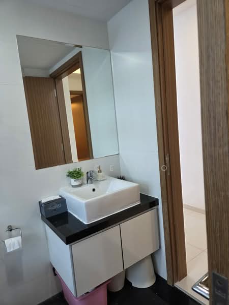 Mill Creek Condominium For Sale at S$ 1,280,000 | PropertyGuru Singapore - Bathroom