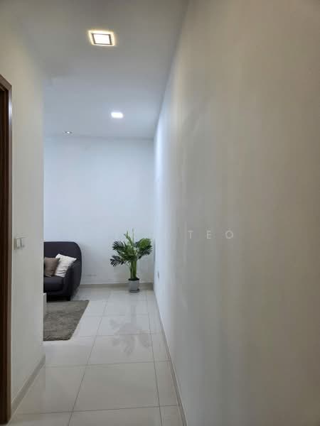 Mill Creek Condominium For Sale at S$ 1,280,000 | PropertyGuru Singapore - Corridor