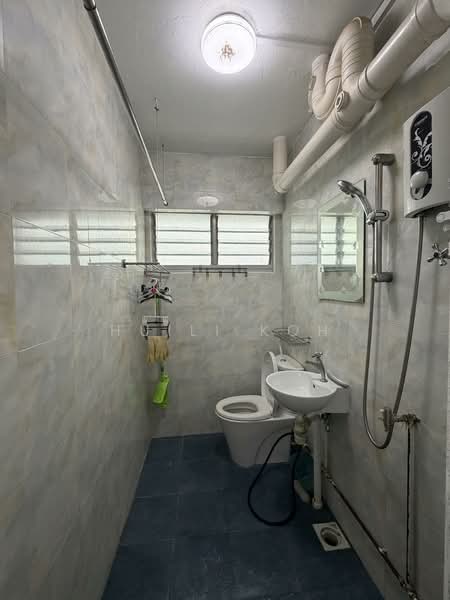 306 Choa Chu Kang Avenue 4, 306 Choa Chu Kang Avenue 4, Room Rental, 120 sqft, HDB Flat For Rent, by Huili Koh, 500080888 - Bathroom - PropertyGuru.com.sg