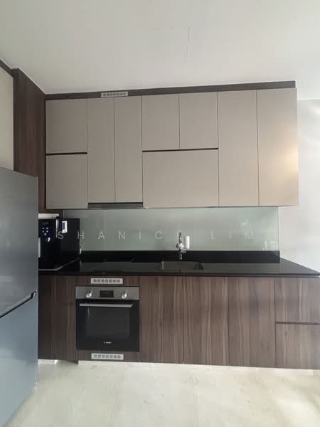 Urban Treasures Condominium For Sale at S$ 1,150,000 | PropertyGuru Singapore - Kitchen