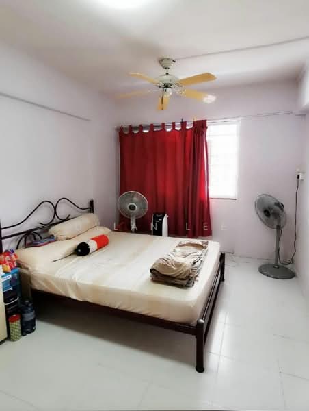 242 Yishun Ring Road HDB Flat For Sale at S$ 828,000 | PropertyGuru Singapore - Bedroom
