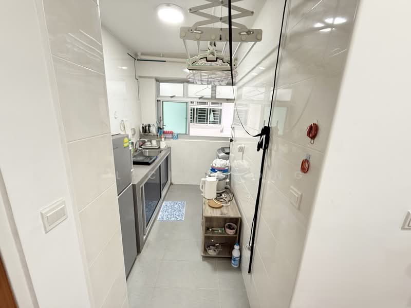 102B Canberra Street HDB Flat For Sale at S$ 380,000 | PropertyGuru Singapore - Kitchen