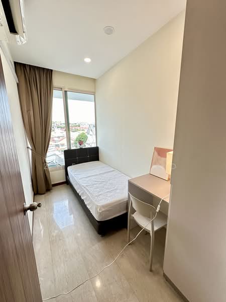 Sunglade, 1 Serangoon Avenue 2, Room Rental, 80 sqft, Condominium For Rent, by Zheng Chao, 500080920 - Bedroom - PropertyGuru.com.sg