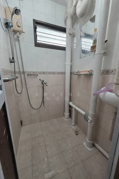 3 Dover Road HDB Flat For Sale at S$ 320,000 | PropertyGuru Singapore - Bathroom