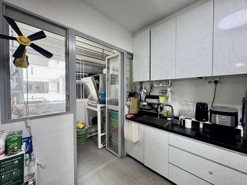 106B Bidadari Park Drive HDB Flat For Sale at S$ 1,220,000 | PropertyGuru Singapore - Kitchen