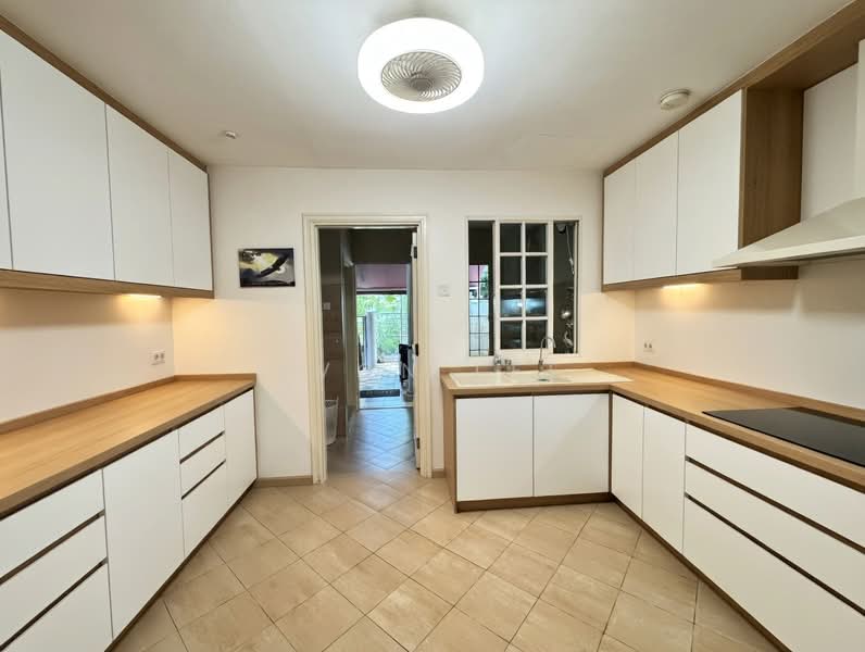 Spacious House Near Pasir Panjang MRT Station Terraced House For Sale at S$ 4,800,000 | PropertyGuru Singapore - Kitchen