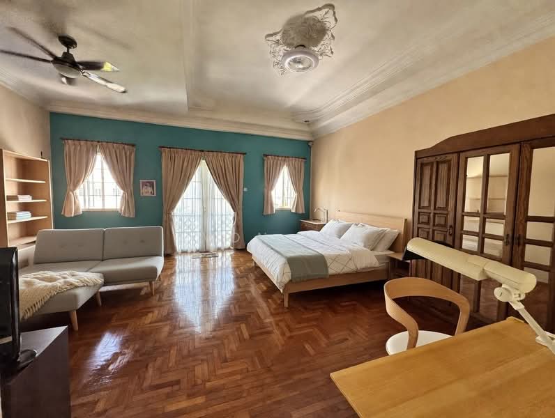 Spacious House Near Pasir Panjang MRT Station Terraced House For Sale at S$ 4,800,000 | PropertyGuru Singapore - Bedroom