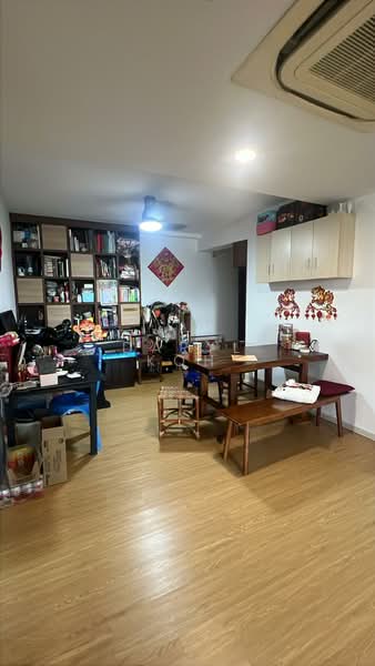 Orchid Park Condominium, 81 Yishun Street 81, Room Rental, 200 sqft, Condominium For Rent, by Daryl Koh, 500080948 - Living Room - PropertyGuru.com.sg