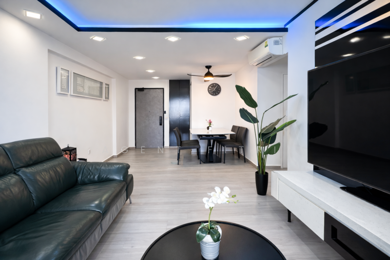 452A Sengkang West Way HDB Flat For Sale at S$ 660,000 | PropertyGuru Singapore - Living Room