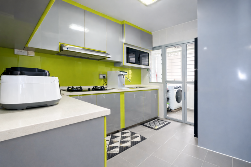 452A Sengkang West Way HDB Flat For Sale at S$ 660,000 | PropertyGuru Singapore - Kitchen