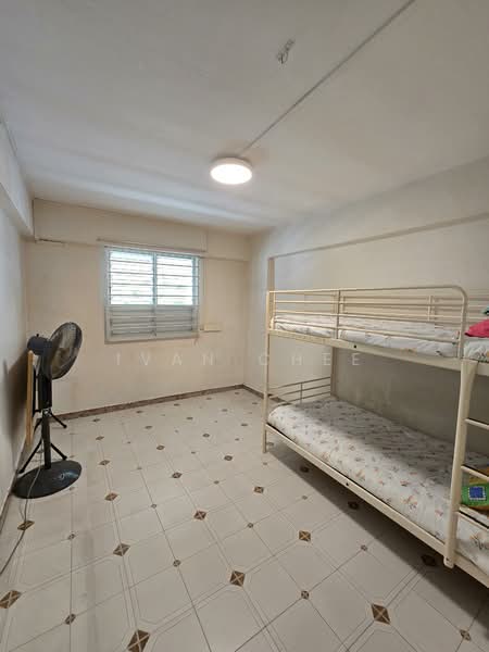 624 Ang Mo Kio Avenue 4 HDB Flat For Sale at S$ 450,000 | PropertyGuru Singapore - Bedroom