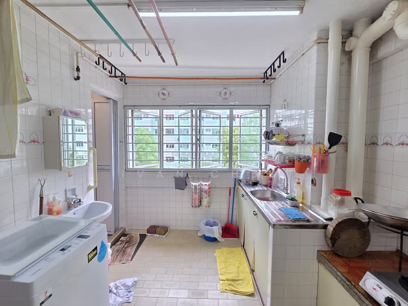 624 Ang Mo Kio Avenue 4 HDB Flat For Sale at S$ 450,000 | PropertyGuru Singapore - Kitchen