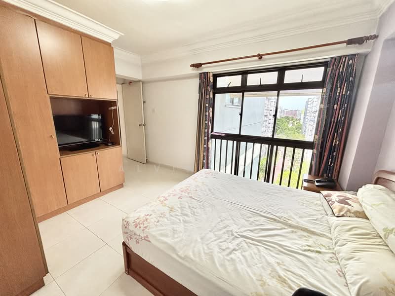 683A Woodlands Drive 62 HDB Flat For Sale at S$ 632,888 | PropertyGuru Singapore - Bedroom