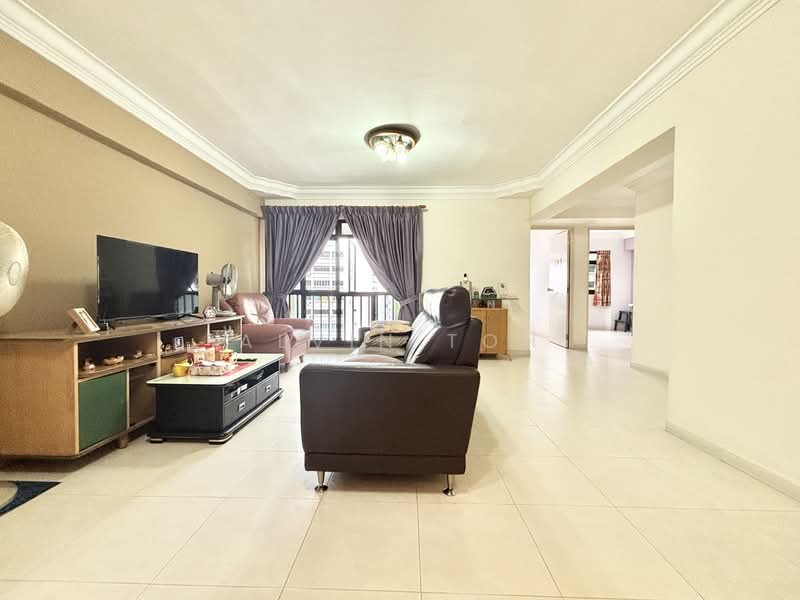 683A Woodlands Drive 62 HDB Flat For Sale at S$ 632,888 | PropertyGuru Singapore - Living Room