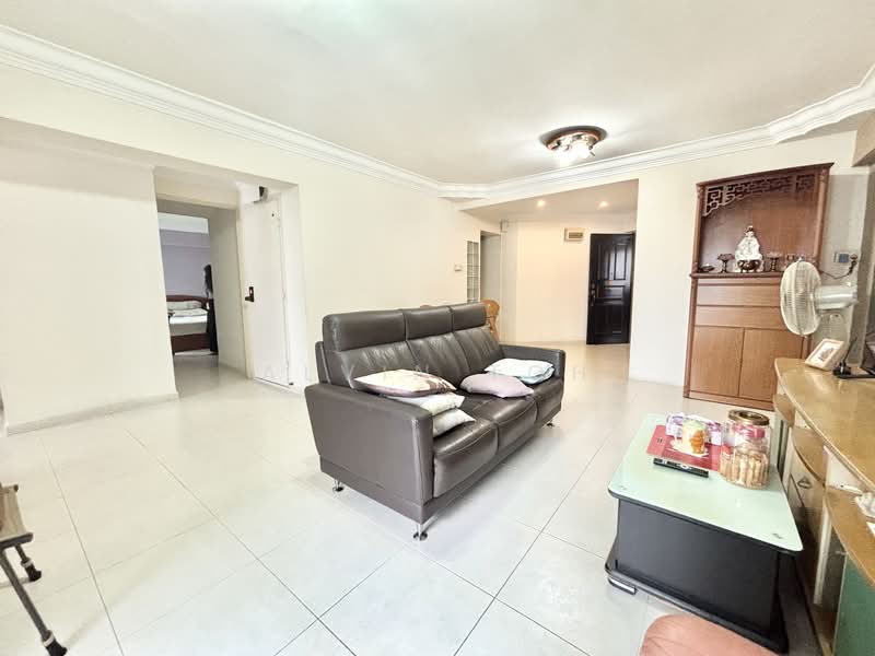 683A Woodlands Drive 62 HDB Flat For Sale at S$ 632,888 | PropertyGuru Singapore - Living Room