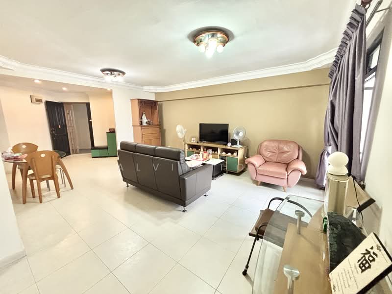 683A Woodlands Drive 62 HDB Flat For Sale at S$ 632,888 | PropertyGuru Singapore - Living Room