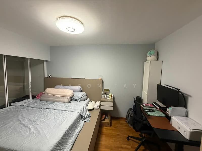 519B Tampines Central 8 HDB Flat For Sale at S$ 1,188,288 | PropertyGuru Singapore - Bedroom