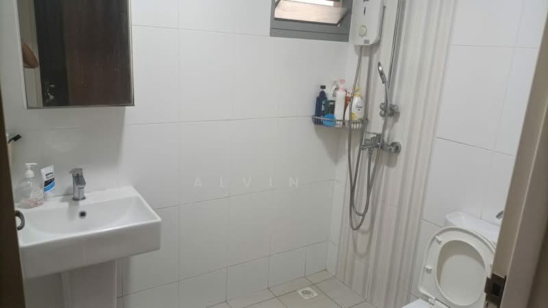166A Yung Kuang Court, 166A Yung Kuang Road, Room Rental, 200 sqft, HDB Flat For Rent, by Alvin ., 500080983 - Bathroom - PropertyGuru.com.sg