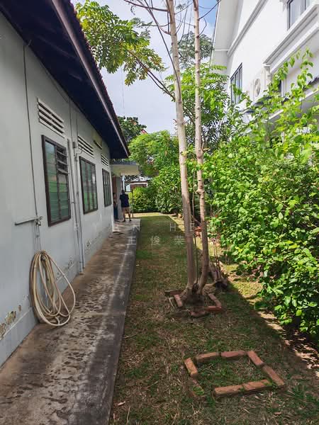 Potential Subdivision! Huge Land Size - 5,235 sqft Detached House For Sale at S$ 12,800,000 | PropertyGuru Singapore - Exterior