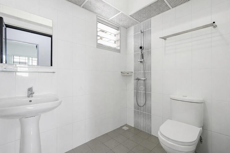 785D Woodlands Rise HDB Flat For Sale at S$ 650,000 | PropertyGuru Singapore - Bathroom