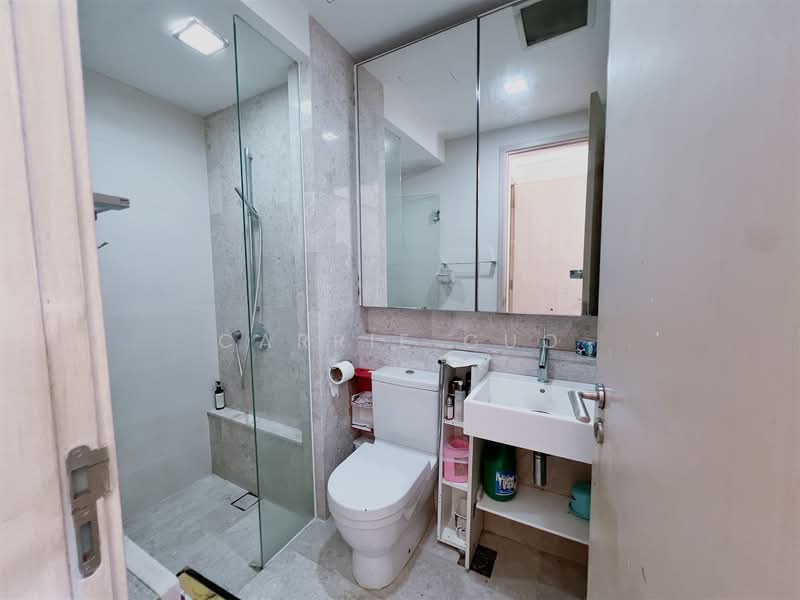 The Azure Condominium For Sale at S$ 3,080,000 | PropertyGuru Singapore - Bathroom