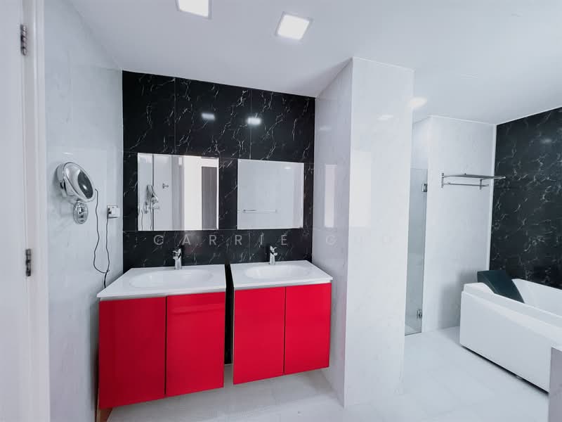 Burlington Square Apartment For Sale at S$ 3,800,000 | PropertyGuru Singapore - Bathroom