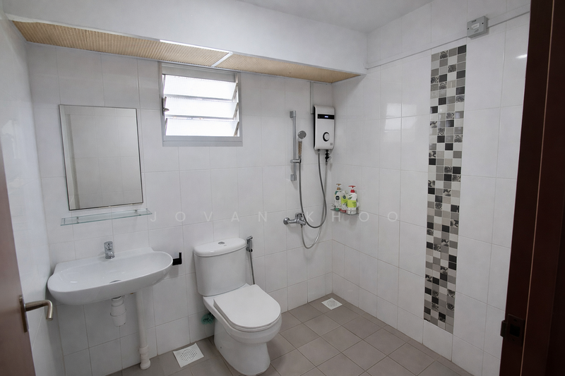 490B Choa Chu Kang Avenue 5, 490B Choa Chu Kang Avenue 5, 2 Bedrooms, 732 sqft, HDB Flat For Rent, by Jovan Khoo, 500081013 - Bathroom - PropertyGuru.com.sg