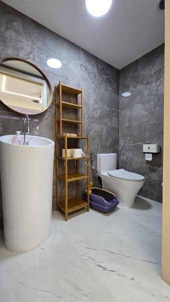 15 Sunrise Place Corner Terrace For Sale at S$ 5,500,000 | PropertyGuru Singapore - Bathroom