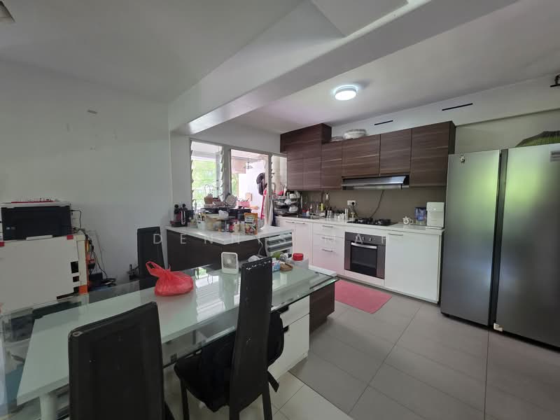 494J  Tampines Street 45 HDB Flat For Sale at S$ 850,000 | PropertyGuru Singapore - Kitchen