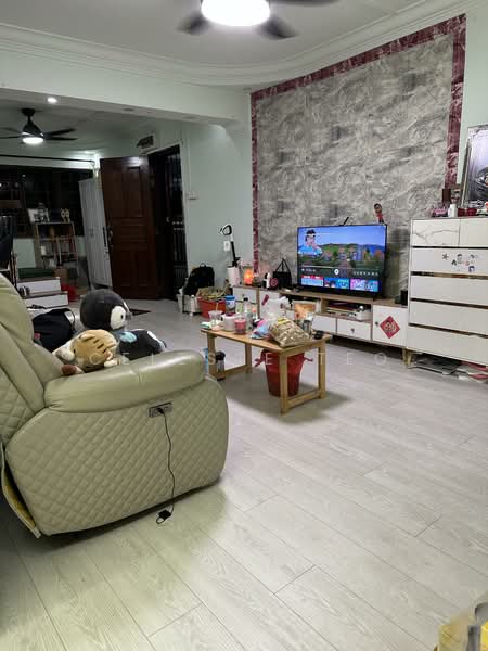 108 Woodlands Street 13, 108 Woodlands Street 13, 3 Bedrooms, 1,001 sqft, HDB Flat For Sale, by Celeste Teo, 500081025 - Living Room - PropertyGuru.com.sg