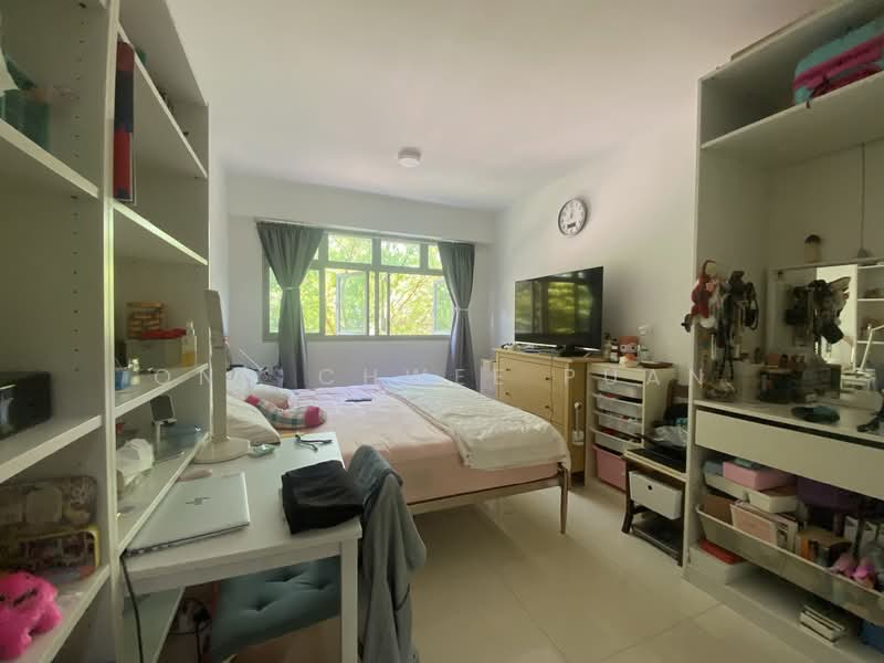 494J  Tampines Street 45 HDB Flat For Sale at S$ 850,000 | PropertyGuru Singapore - Bedroom