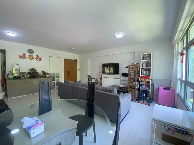 494J  Tampines Street 45 HDB Flat For Sale at S$ 850,000 | PropertyGuru Singapore - Living Room