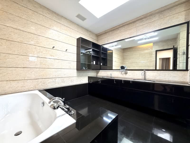 CHARMING BISHOPSGATE GCB, Bishopsgate, 7 Bedrooms, 9,000 sqft, Good Class Bungalow For Rent, by Marcus Lee, 500081032 - Bathroom - PropertyGuru.com.sg